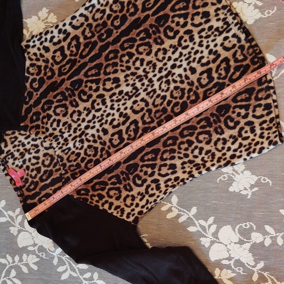 Betsey Johnson Leopard Print Fleece PJ's PS - Picture 4 of 14